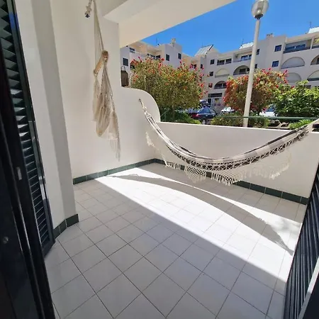 Charming Beachside Apartment- The Perfect Getaway! Apartamento Albufeira
