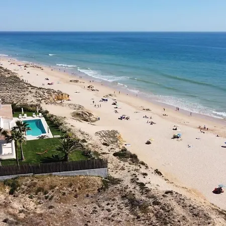 Apartment Charming Beachside Apartment- The Perfect Getaway! Albufeira