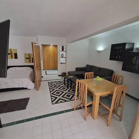 Apartment Charming Beachside Apartment- The Perfect Getaway! *