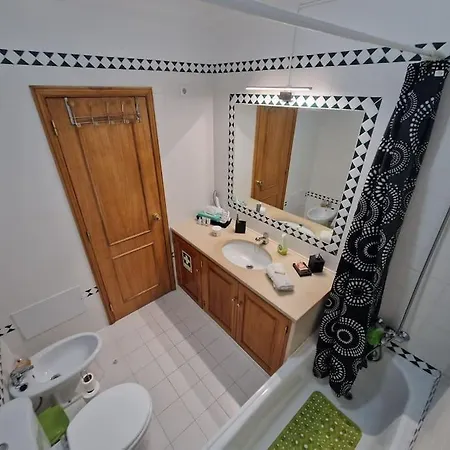 Apartment Charming Beachside Apartment- The Perfect Getaway! *