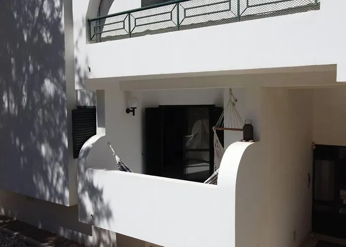 Charming Beachside Apartment- The Perfect Getaway! * Albufeira
