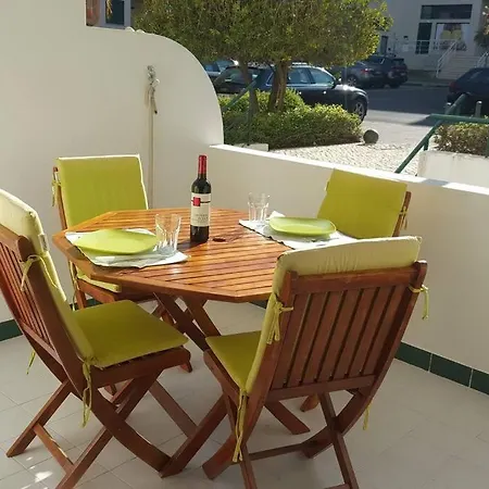 Charming Beachside Apartment- The Perfect Getaway! *