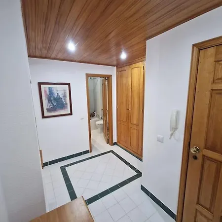 Апартаменты Charming Beachside Apartment- The Perfect Getaway! Албуфейра