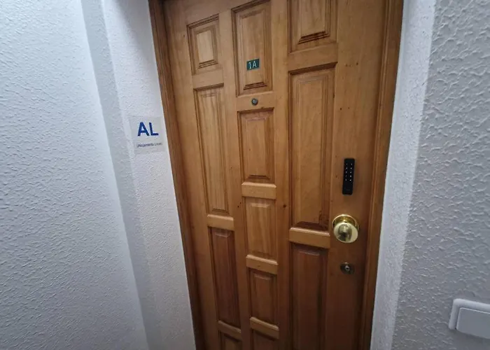 Charming Beachside Apartment- The Perfect Getaway! 알부페이라