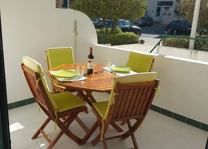 Charming Beachside Apartment- The Perfect Getaway! *