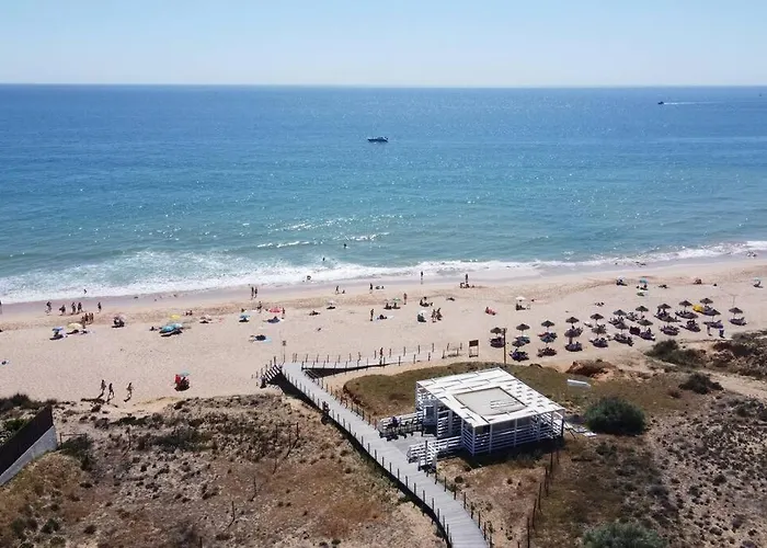 Charming Beachside Apartment- The Perfect Getaway! 아파트 알부페이라