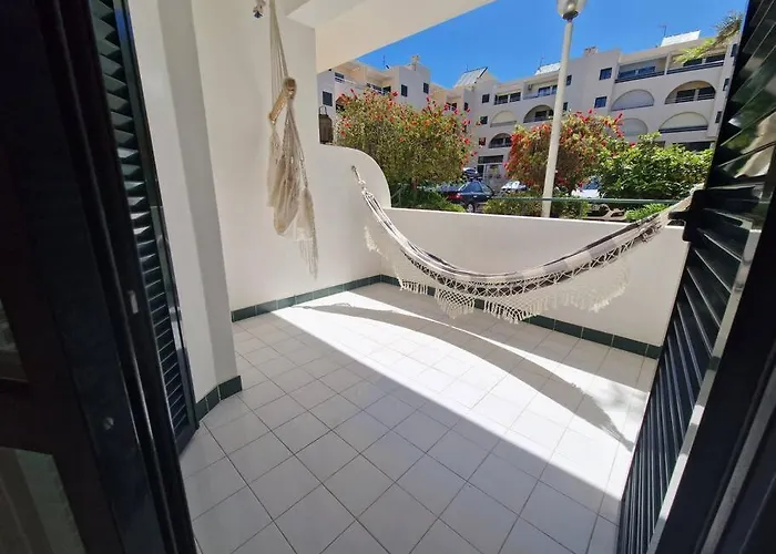 Charming Beachside Apartment- The Perfect Getaway! 아파트 알부페이라