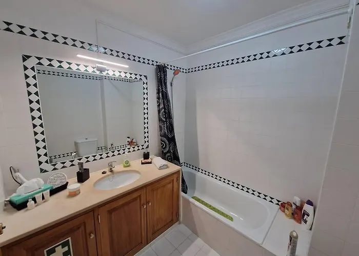 Charming Beachside Apartment- The Perfect Getaway! 아파트 알부페이라