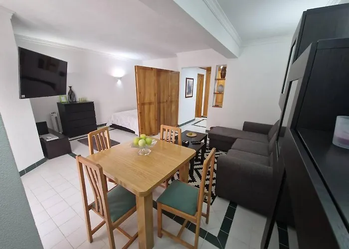 Charming Beachside Apartment- The Perfect Getaway! Апартаменты *